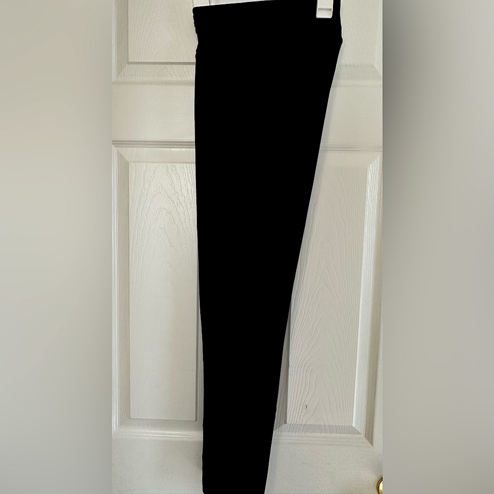 Black workout leggings